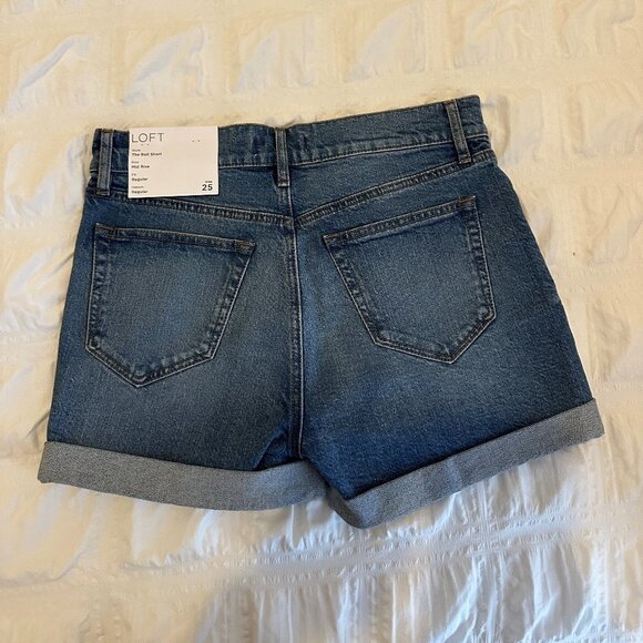 NWT Loft "The Roll Short" Mid Rise Denim Short - Picture 2 of 3